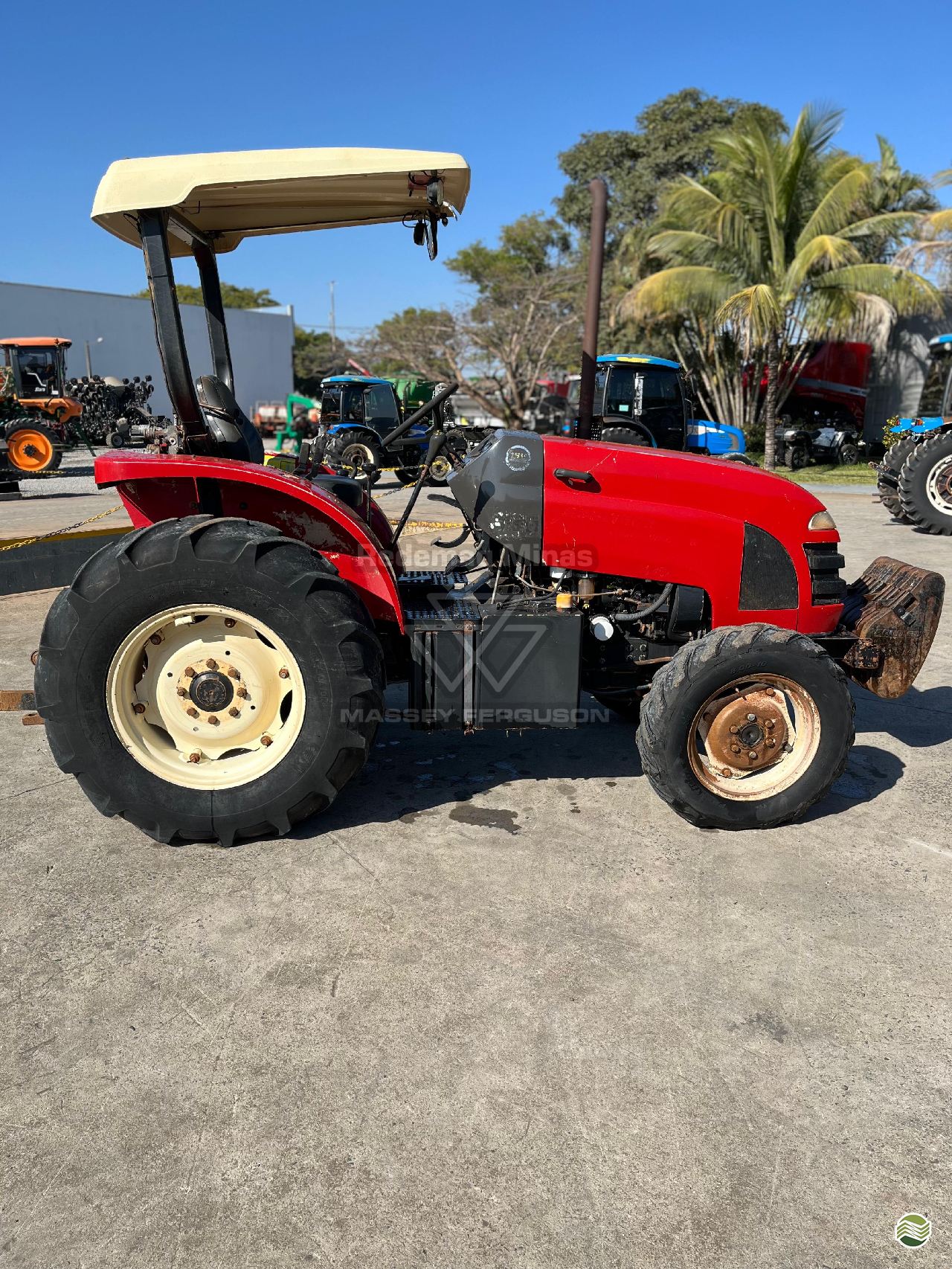 TRATOR AGRITECH 1175 Tração 4x4 Redemaq - Massey PATOS DE MINAS MINAS GERAIS MG